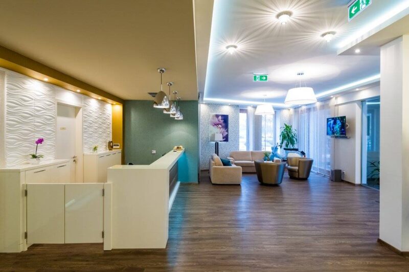 12657842_230512920619360_119476355823116347_o.jpg Boutique Hotel Kristály