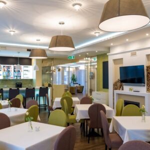 12694991_230513037286015_4395044487894605462_o.jpg Boutique Hotel Kristály
