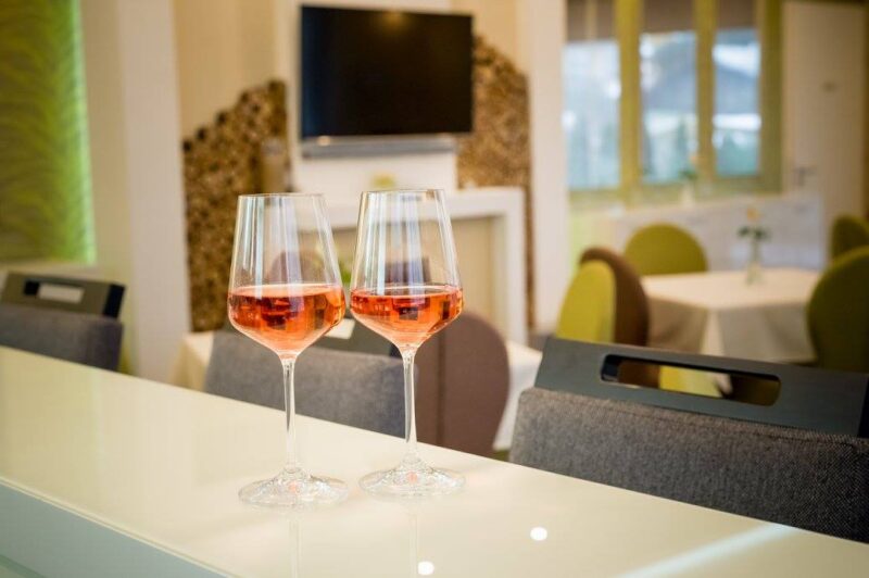 12698658_230513033952682_2950448384552512161_o.jpg Boutique Hotel Kristály
