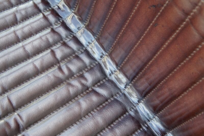 ECM - Corvette étkezőszék