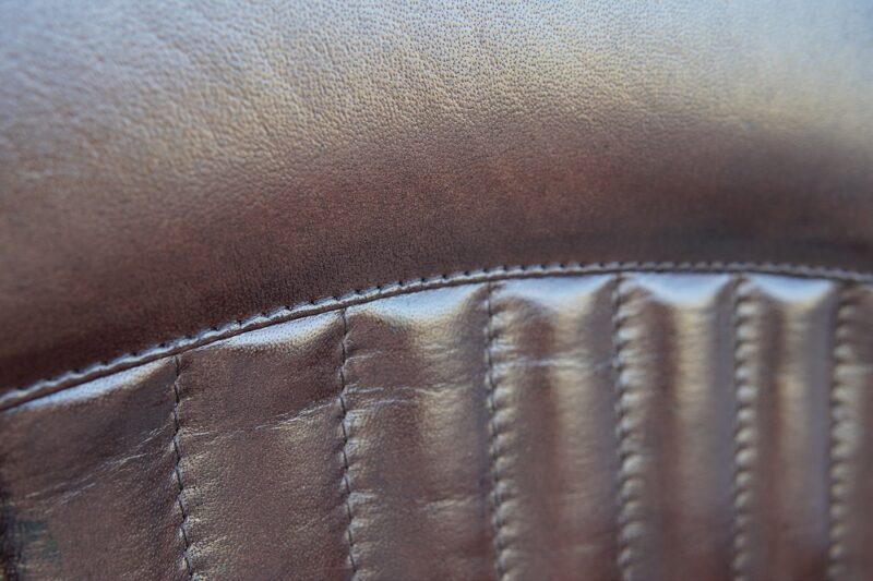 ECM - Corvette étkezőszék