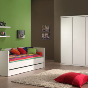 V -- Larry elemes ifjúsági szoba