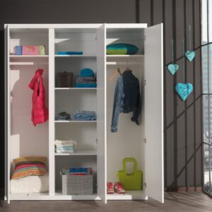 V -- Larry elemes ifjúsági szoba