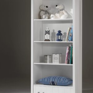 V -- Levy elemes ifjúsági szoba