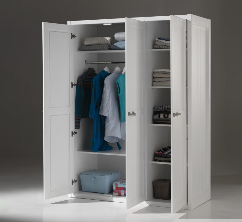 V - Levy emeletes ágy