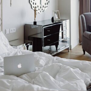 EUH - LW-942 tükrös komód