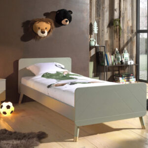 V -- Billie elemes ifjúsági szoba